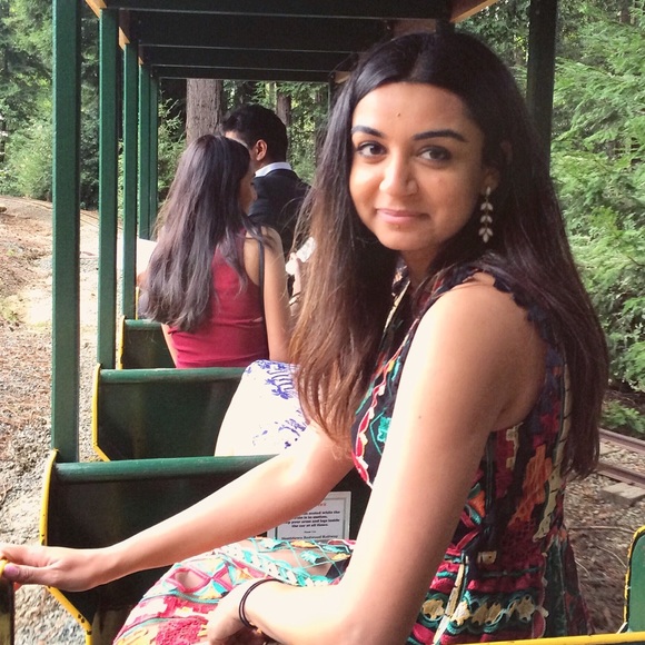 Meet your Posher, Myra - Picture 2 of 4